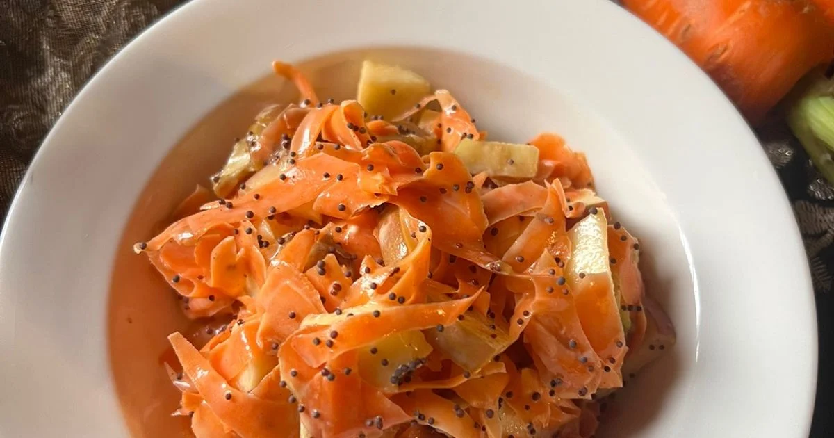 Creamy Carrot Apple Salad with Dates